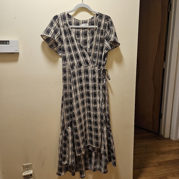 Urban Outfitters daphne midi wrap dress - Picture 2 of 4